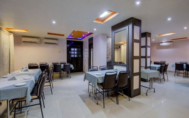 OYO 4275 Hotel Sunraj Residency