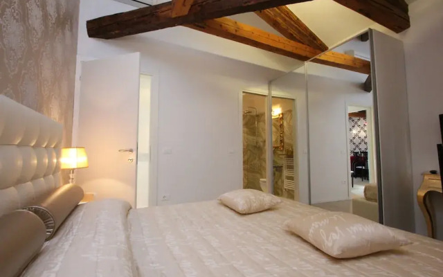 City Apartments - Gold