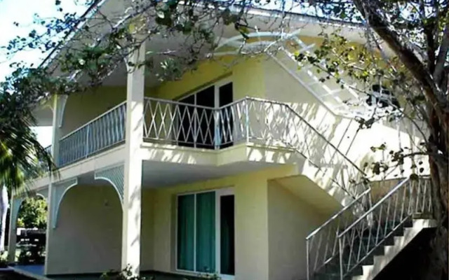 Hotel El Colony