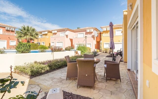 Serene Holiday Home in Baños y Mendigo With Swimming Pool