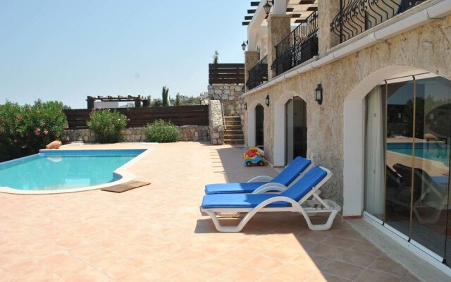 Villa Goodens by Amy Villas