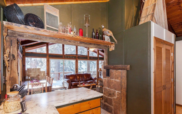 Treehouse by the Stream