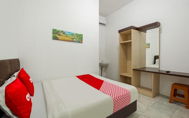 OYO 3508 Griya Aisyah Karah Syariah