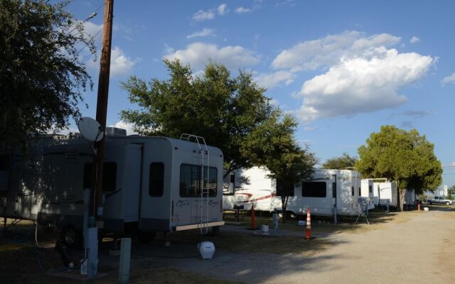 Albany Inn & RV Campground