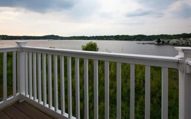 Swing Bridge Condo - Unit 10