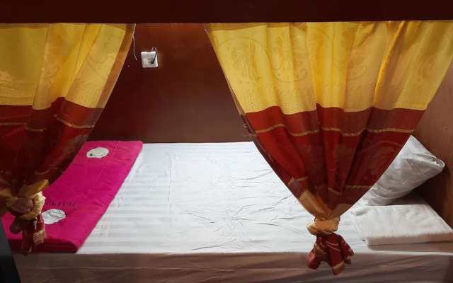 RD Hostel & Restaurant