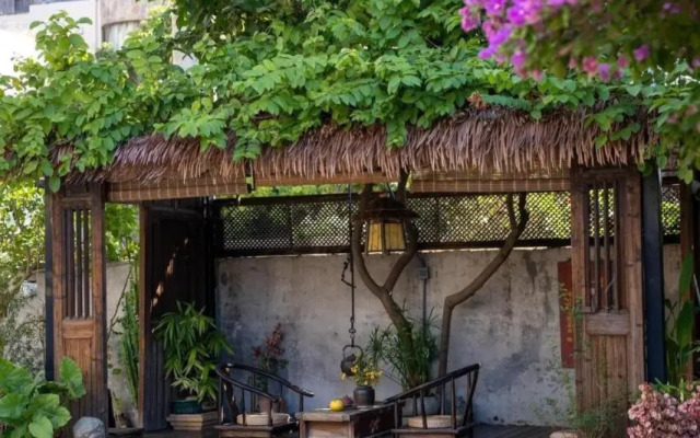 Redhouse Backpacker Hostel
