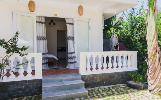 The Moon River Homestay & Villa