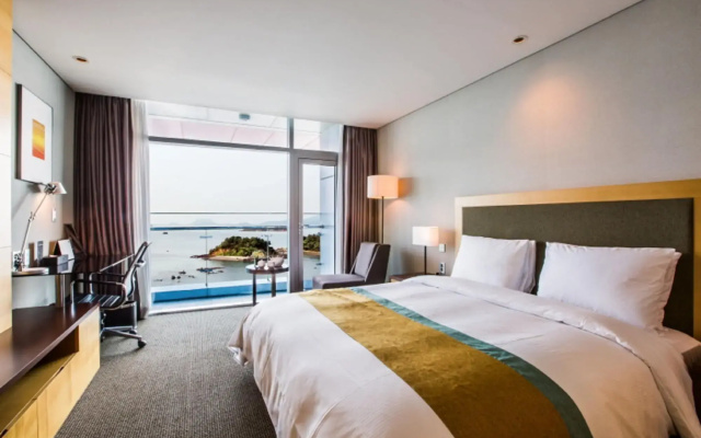 Hidden Bay Hotel