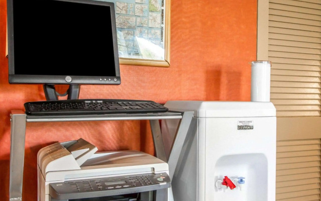 Econo Lodge Freeport - Brunswick Area