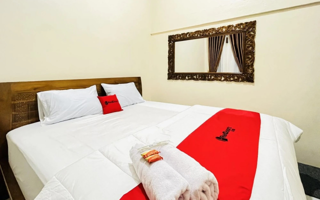 Reddoorz @ Gunari Guest House Merek Karo – Guest Rooms – Merek