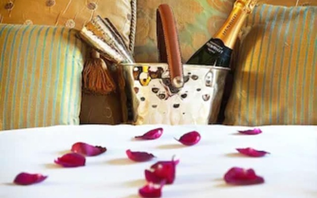 The White Cliffs Hotel