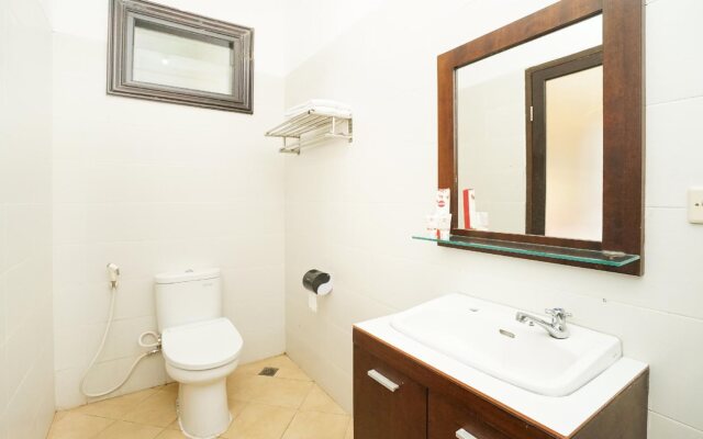OYO 309 Avila Ketapan Rame Hotel