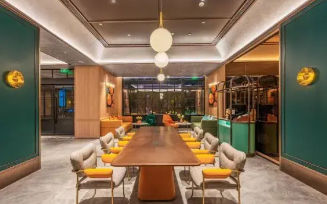 Orange Hotel (Kunming Changshui International Airport Branch)