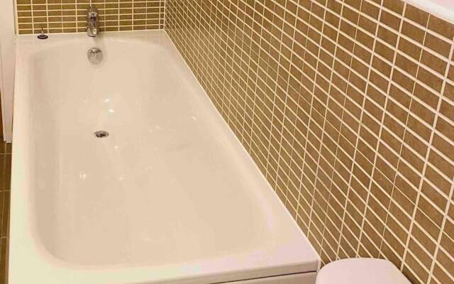 Spacious Flat in Birmingham City - Free Parking