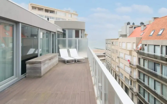 Penthouse in Ostend With sea View Dining