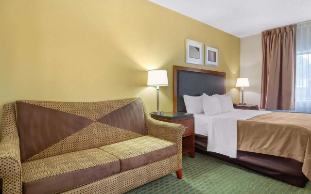 Quality Inn & Suites Lakewood - Denver Southwest