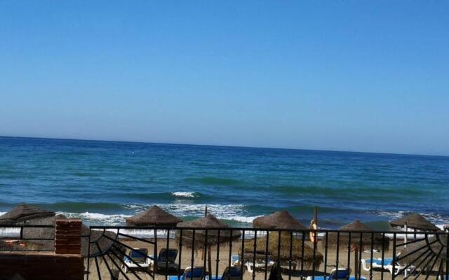 Skol 1A by Completely Marbella