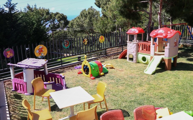 The Ray Hotel & Studios