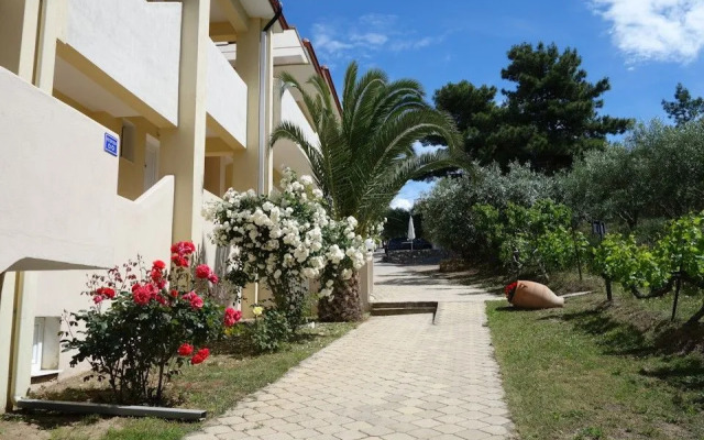 Maistrali Beach Hotel