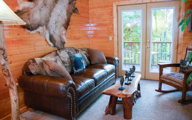 CHATEAU BEARDEN - 3 Br Cabin