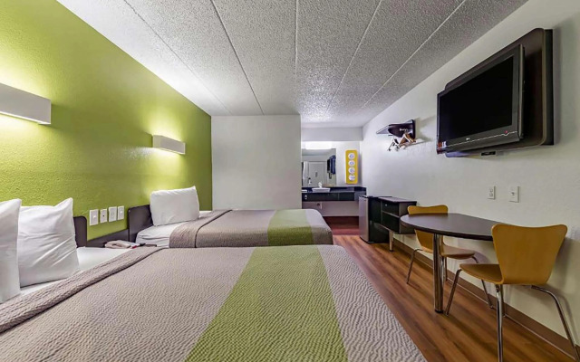 Days Inn by Wyndham Cincinnati I-71