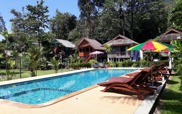 Tree Top River Huts