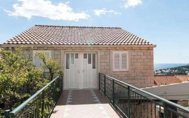 Apartments Baltazar with Sea View&Jacuzzi