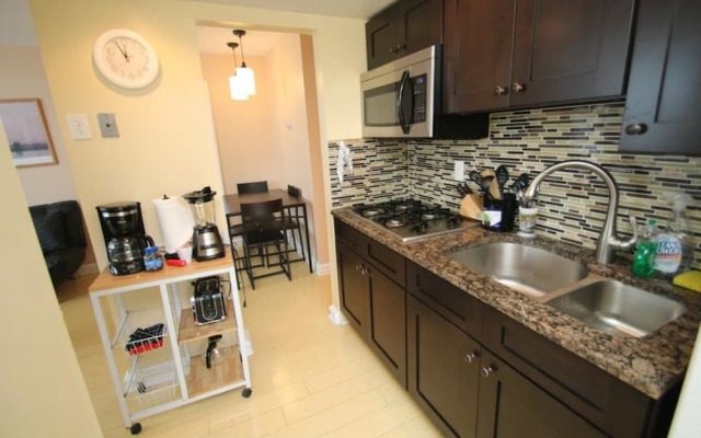 Walnut Plaza by Renaissance Properties