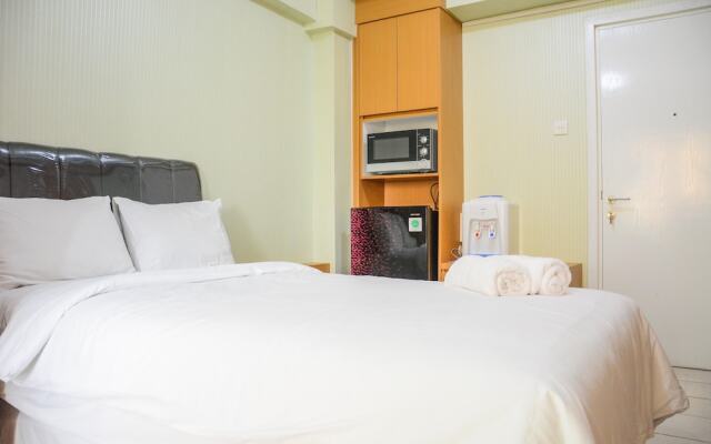 Stylish and Comfortable Studio Green Pramuka Apartment