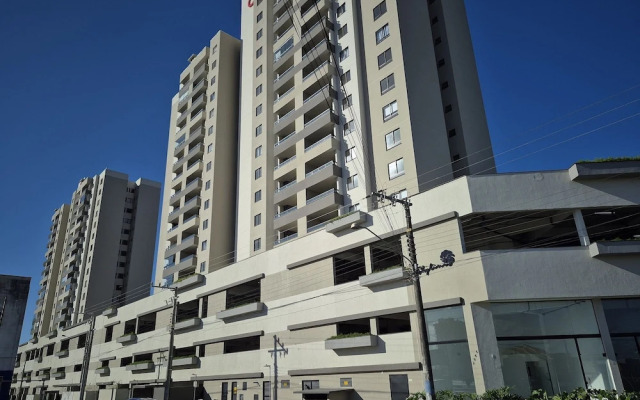 Skyline Comfort Club - Azul Celeste