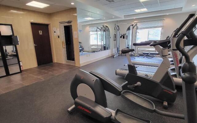 Days Inn & Suites by Wyndham Fort Saskatchewan