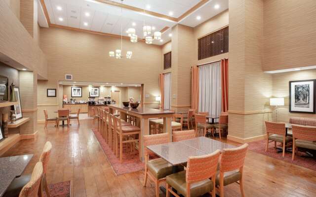 Hampton Inn & Suites Denver/South-RidgeGate