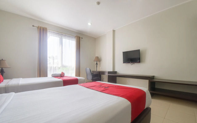 RedDoorz Premium @ Raya Bojonegoro
