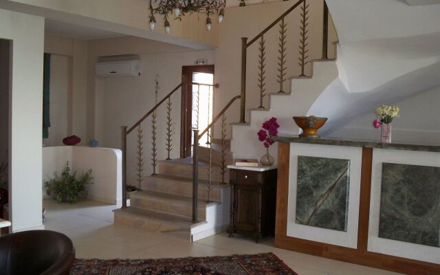 Porto Mani Suites