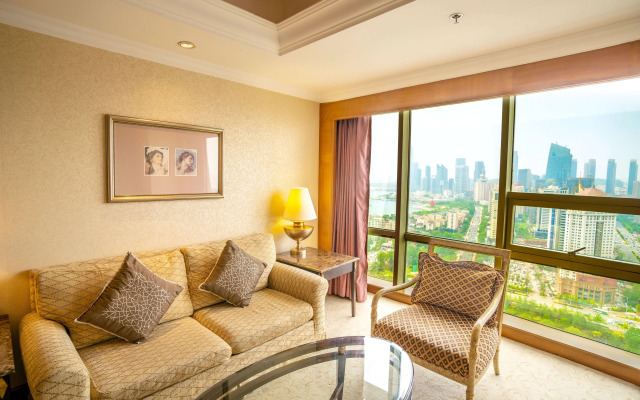 Crowne Plaza Hotel Qingdao by IHG