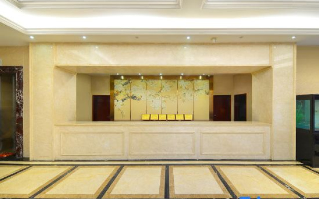 Jingyue Hotel (Meishandong Railway Station Wanda Plaza)