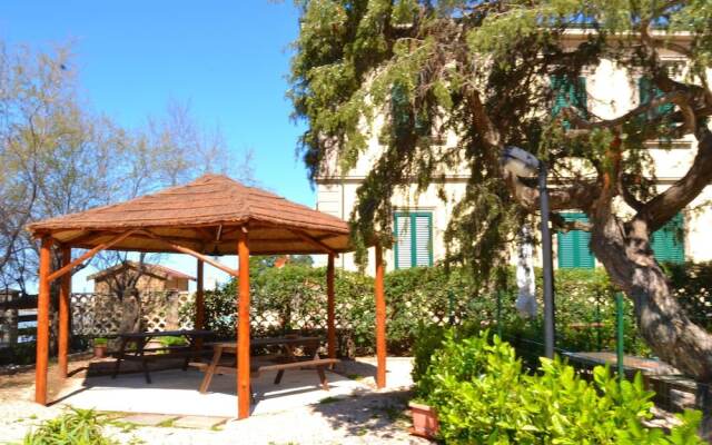 Historic Holiday Home in San Vincenzo near Beach