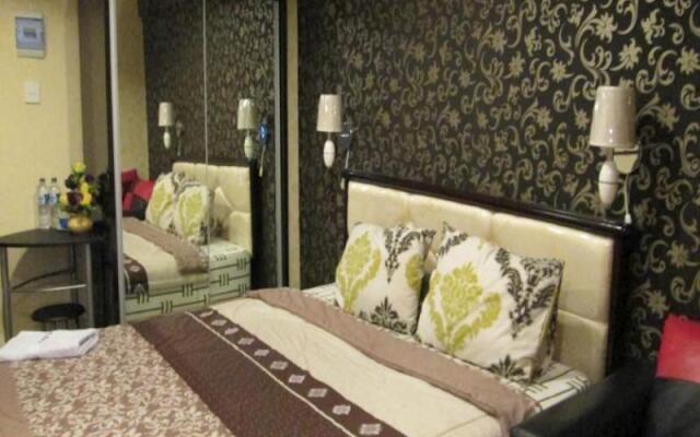 Hajjah Ririn's Kebagusan City Apartment