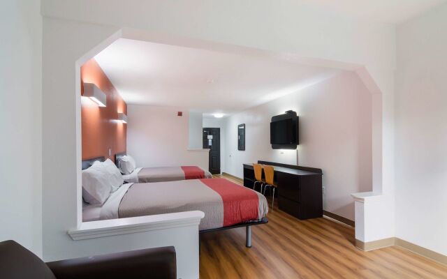 Motel 6 Moss Point, MS