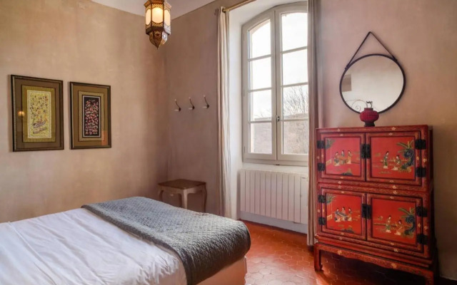 Luxurious Provencal Village House, Walk to Village Pool