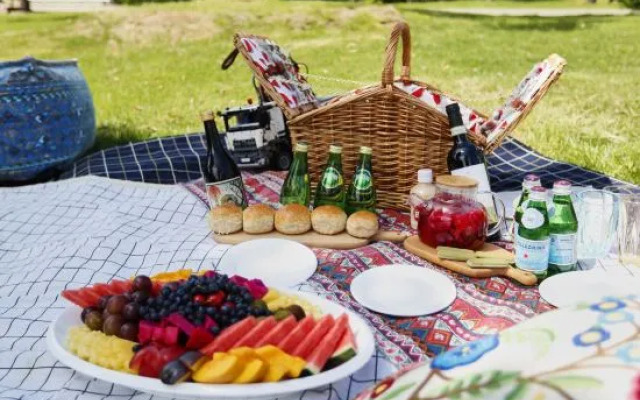 Baoyu Longhua Hot Spring Hotel