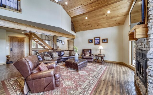 Highfield Trail 4 Bedroom Home by RedAwning