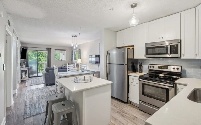 Seaside Bliss Retreat Coastal Condo for 6