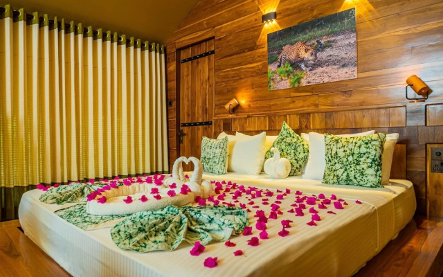 Leopard Reach Yala by Seven Angels