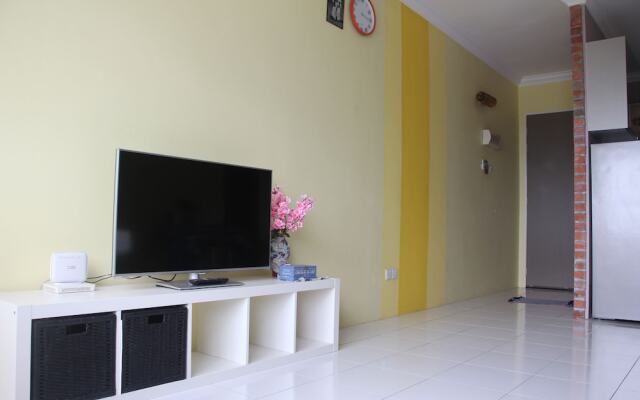 3BdR&2Bth condo Middle of Penang