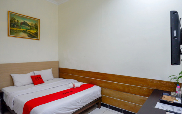 RedDoorz Plus @ Hotel Asih UNY