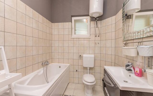 Magnificent Villa Mande With Pool, Vrana Lake