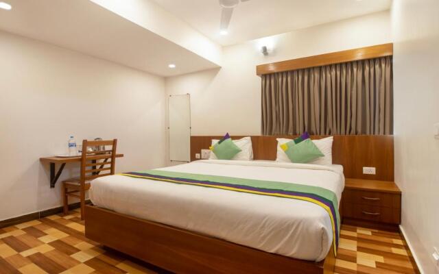 Treebo Elite Plaza, 700 Mtrs From Madikeri Fort