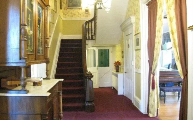 Allegheny Street Bed & Breakfast